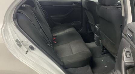 TOYOTA AVENSIS (2006)
